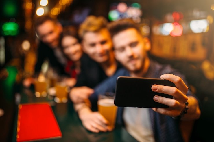 Tampilan mobile Bombing Fishing yang responsif